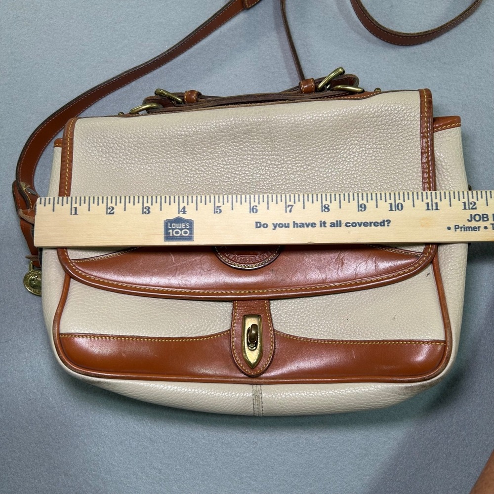 Dooney & Bourke Crossbody Bag Womens Cream Tan Pebbled Leather Vintage Made USA - Picture 2 of 9